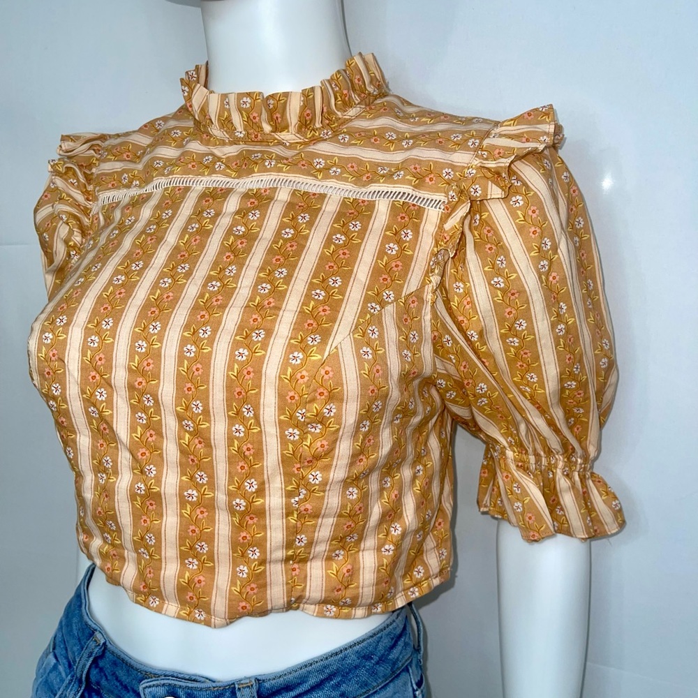 Urban Outfitters ruffle crop top - Picture 4 of 8